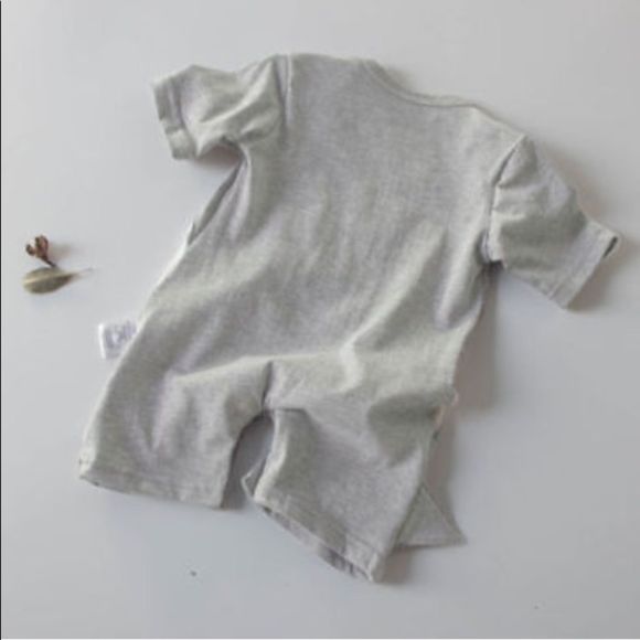 JAWS Baby Shark Short Sleeve Romper Unisex 6m-24m - Picture 7 of 8